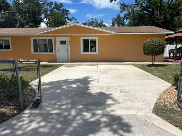 Gallery photos for Immaculate Duplex Revamp with Pressure Washing: Image #2